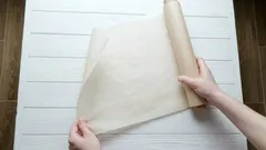 Why use baking paper in the bathroom? With this method, you can forget about rags and cleaning products.