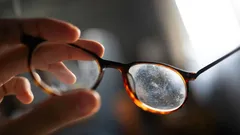 How to remove scratches from glasses and whether this is possible: tips